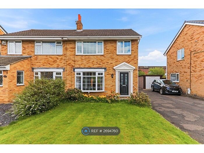 3 Bedroom Semi-Detached House To Rent In Thornleigh Avenue, Wakefield, WF2