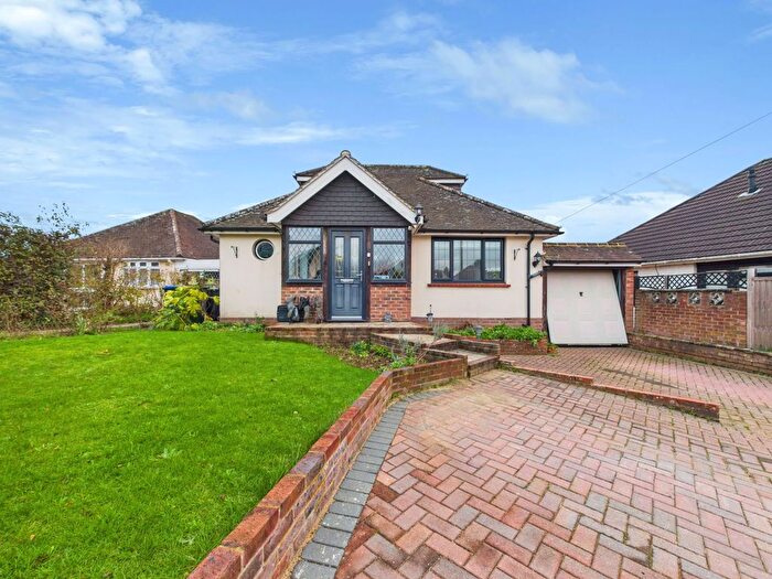 4 Bedroom Chalet For Sale In Maytree Avenue, Findon Valley, Worthing, BN14