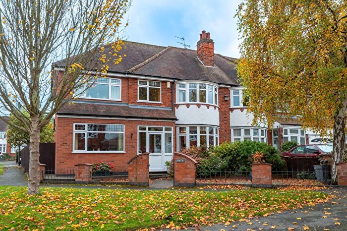 4 Bedroom Semi Detached House For Sale In Oakfield Avenue, Birstall, Leicester, LE4