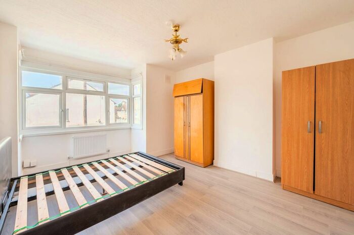 3 Bedroom Terraced House To Rent In Montrose Gardens, Mitcham, CR4