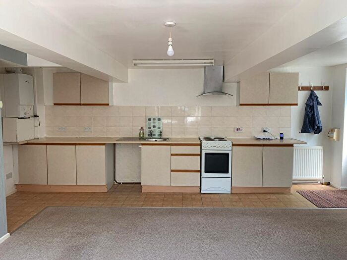 1 Bedroom Flat To Rent In North Wingfield Road, Grassmoor, S42