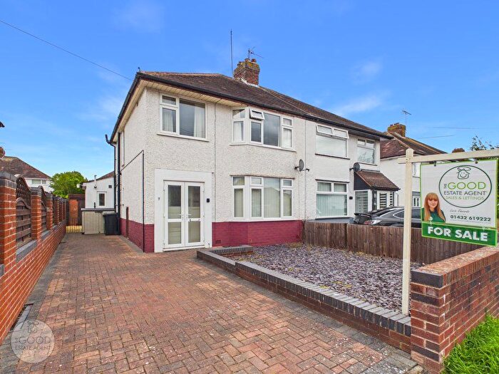 3 Bedroom Semi Detached House For Sale In Manor Road, Hereford, HR2