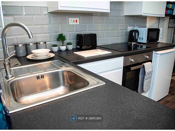 1 Bedroom Flat To Rent In Hill Street, Stoke-On-Trent, ST4