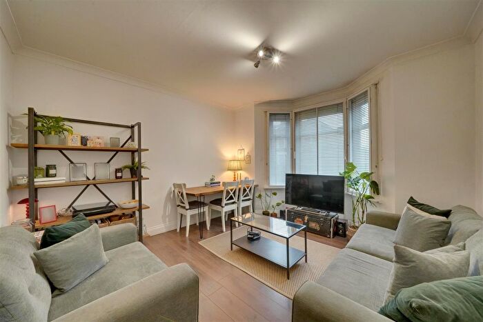 1 Bedroom Flat For Sale In High Street, Enfield, EN3