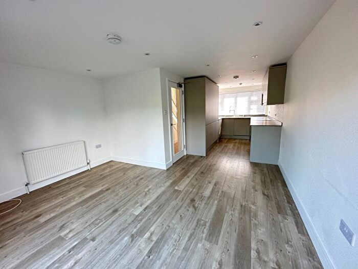 4 Bedroom Town House To Rent In Ranworth Avenue, Hoddesdon, Hertfordshire, EN11