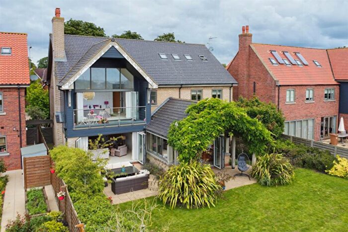 5 Bedroom Detached House For Sale In The Haven, Walkington, Beverley, HU17