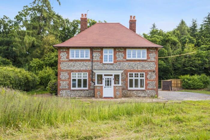 4 Bedroom Detached House To Rent In Ermin Street Woodlands St. Mary, RG17