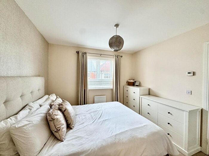3 Bedroom End Of Terrace House For Sale In Alder Wynd, Silsoe, MK45