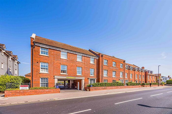 1 Bedroom Apartment For Sale In The Hornet, Chichester, PO19
