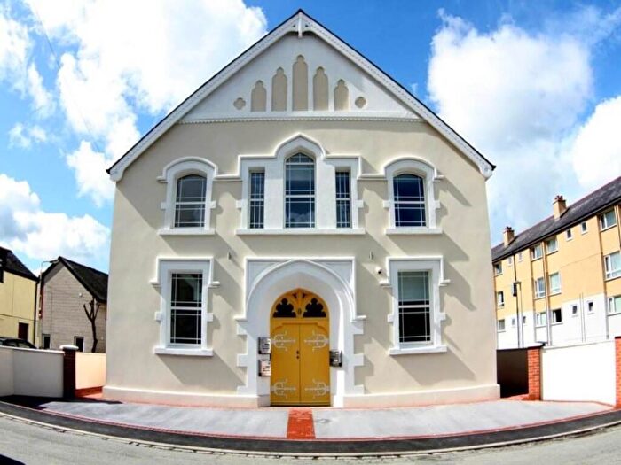 2 Bedroom Apartment To Rent In Ambrose Street, Bangor, LL57