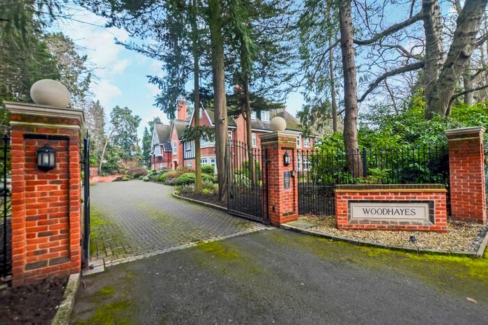 2 Bedroom Flat To Rent In Woodlands Road, West Byfleet KT14