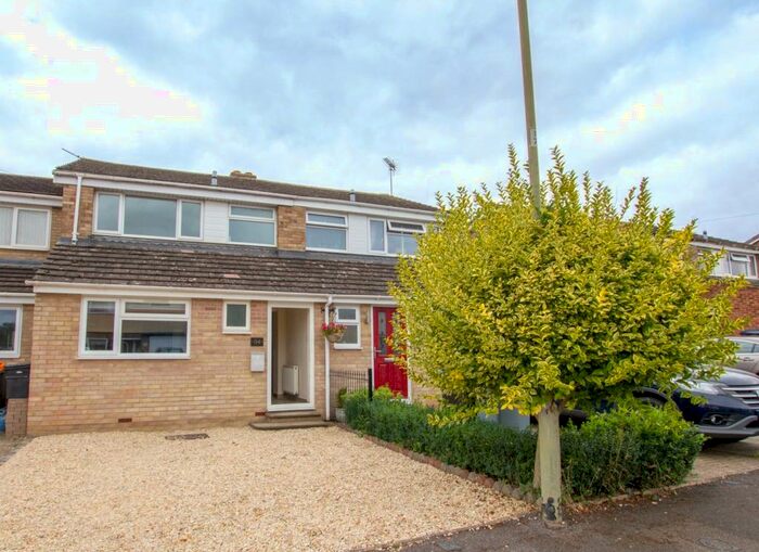 3 Bedroom Terraced House To Rent In Abbey Road, Witney, Oxfordshire, OX28