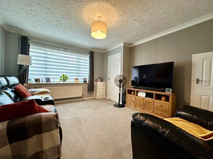 3 Bedroom End Of Terrace House For Sale In Fern Gardens, Belton, NR31