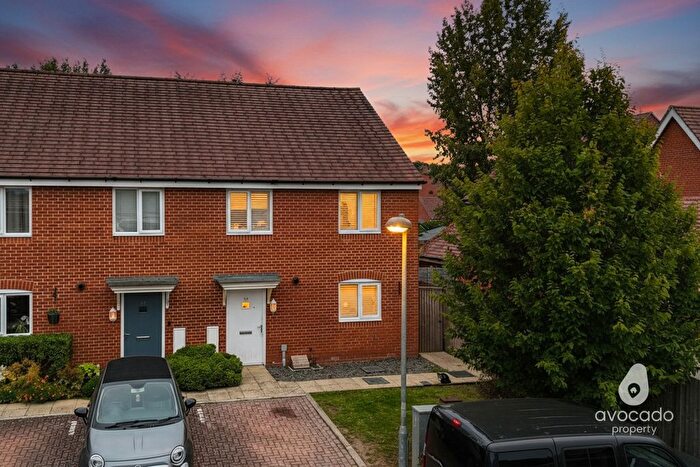 3 Bedroom Semi-Detached House For Sale In Tabby Drive, Three Mile Cross, RG7