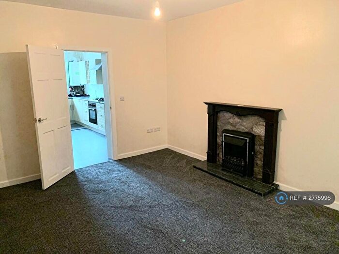 3 Bedroom Terraced House To Rent In Burnley Road East, Rossendale, BB4
