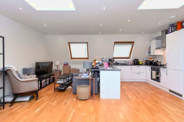 2 Bedroom Apartment To Rent In Kilburn Place London, NW6