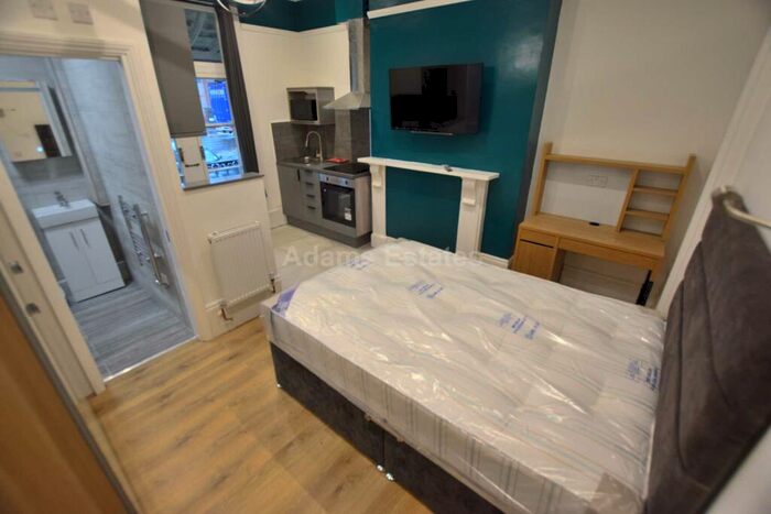 Studio To Rent In London Road, Reading, RG1