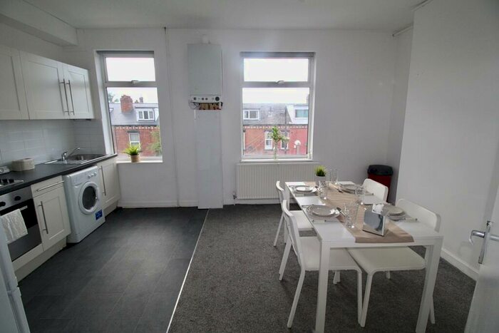 4 Bedroom Apartment To Rent In Ebor Place, Leeds, LS6