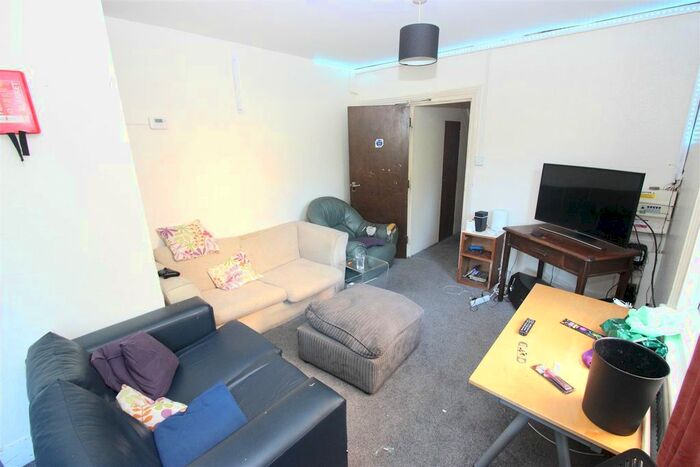 6 Bedroom Property To Rent In Southfield Road, Oxford, OX4