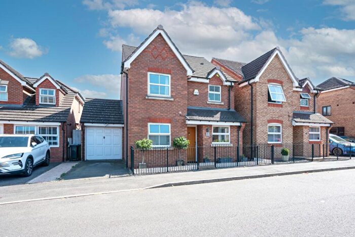 3 Bedroom Detached House For Sale In Middle Meadow, Tipton, DY4