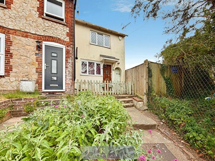 2 Bedroom Cottage To Rent In Butts Road, Alton, GU34