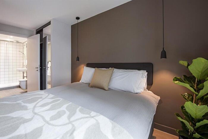 1 Bedroom Apartment To Rent In Kampus, Aytoun Street, M1