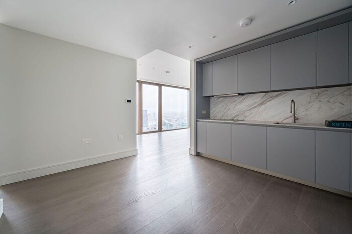 1 Bedroom Flat To Rent In Houndsditch, Shoreditch, London, EC3A