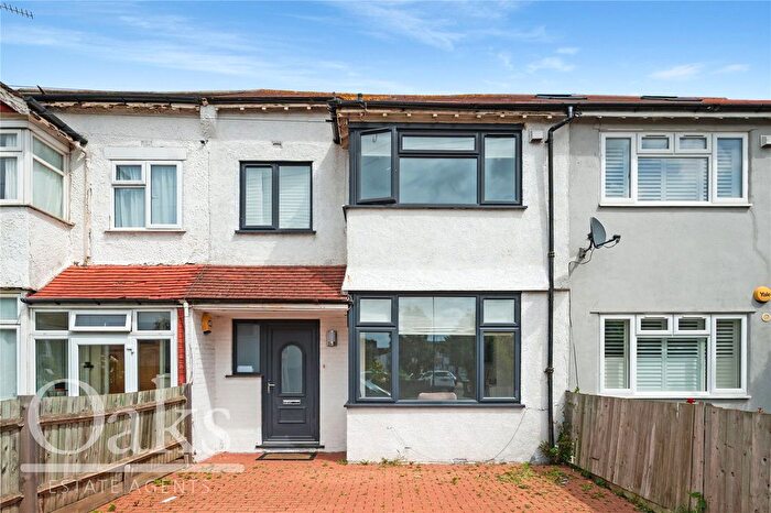 3 Bedroom Terraced House For Sale In Sherwood Avenue, Streatham, SW16