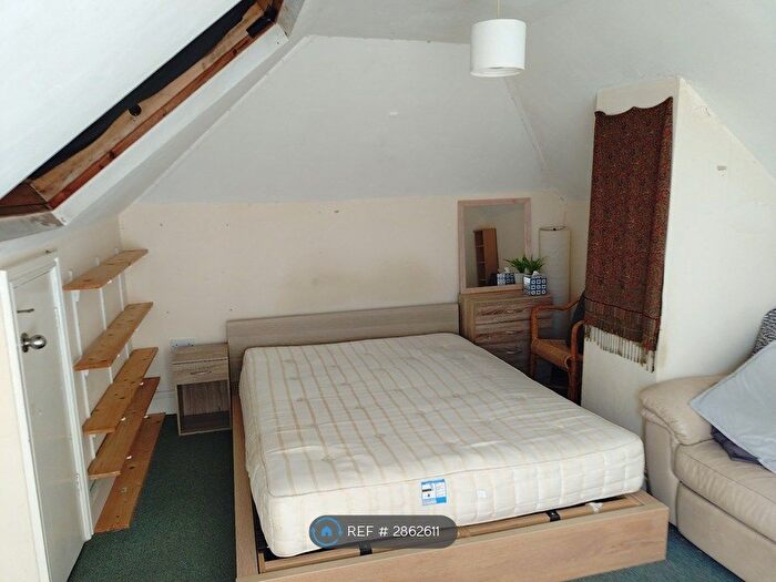 Studio To Rent In East St, Salisbury, SP2