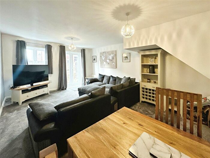 3 Bedroom End Of Terrace House For Sale In Manse Farm Mews, Cudworth, Barnsley, South Yorkshire, S72