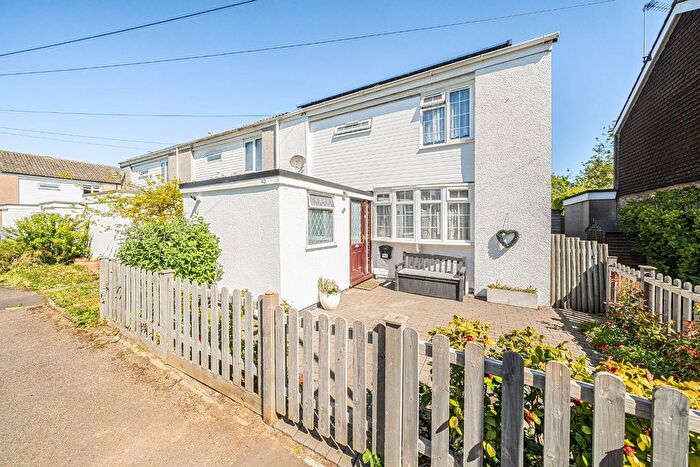 3 Bedroom Property For Sale In Wood Close, Windsor, SL4
