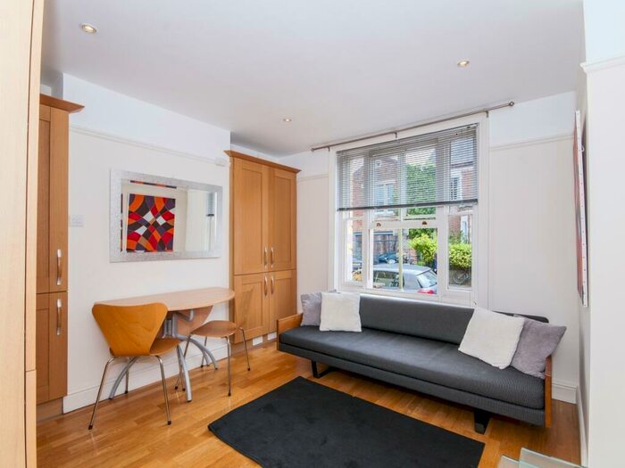 1 Bedroom Terraced House To Rent In Walton Crescent, Oxford, OX1