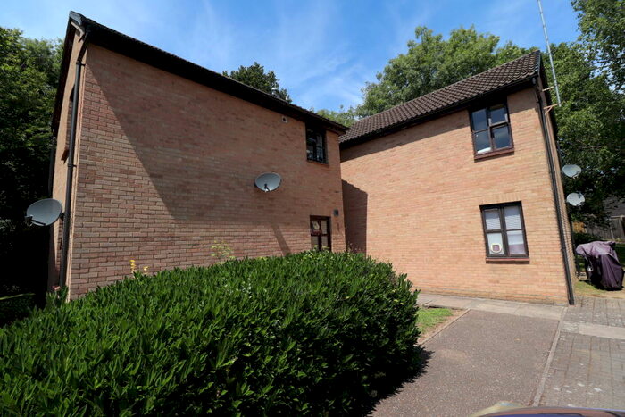Apartment To Rent In Thriftwood - Hutton, CM13