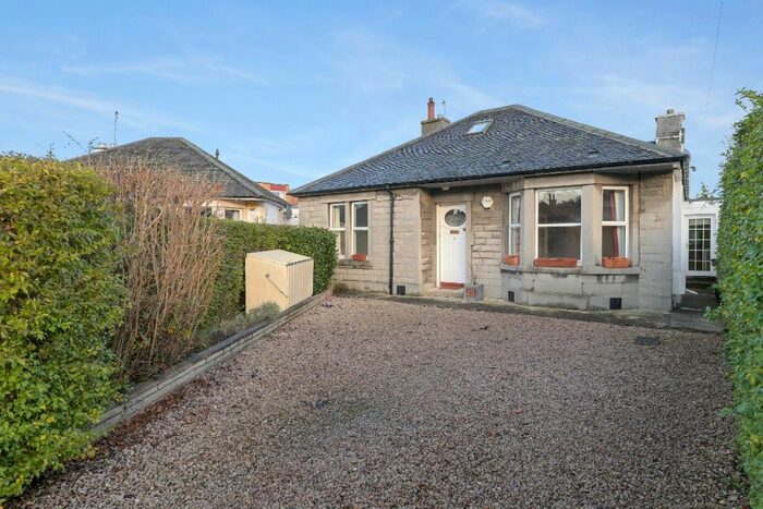 4 Bedroom Bungalow To Rent In March Grove, Blackhall, Edinburgh, EH4