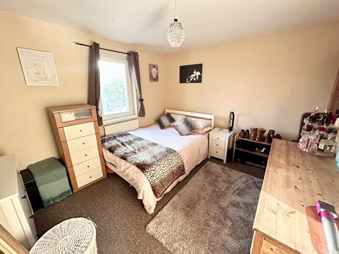 2 Bedroom Terraced House For Sale In Castle Road, Newport, PO30