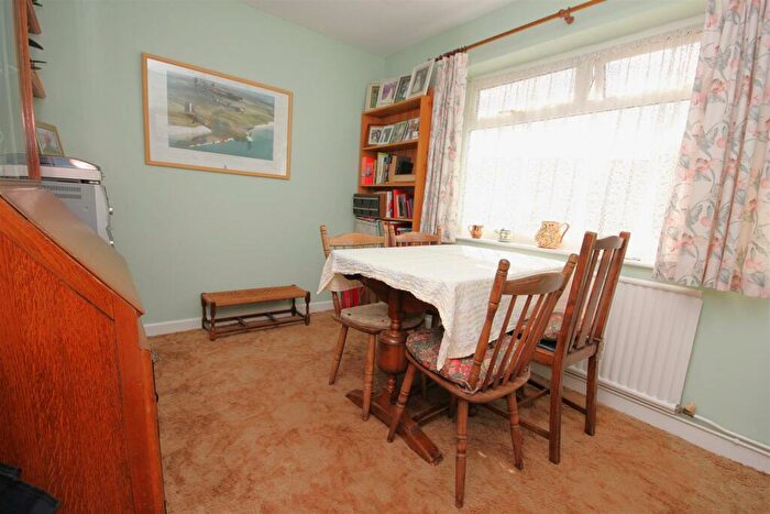 2 Bedroom Semi-Detached Bungalow For Sale In Cedar Way, Higham Ferrers, Rushden, NN10