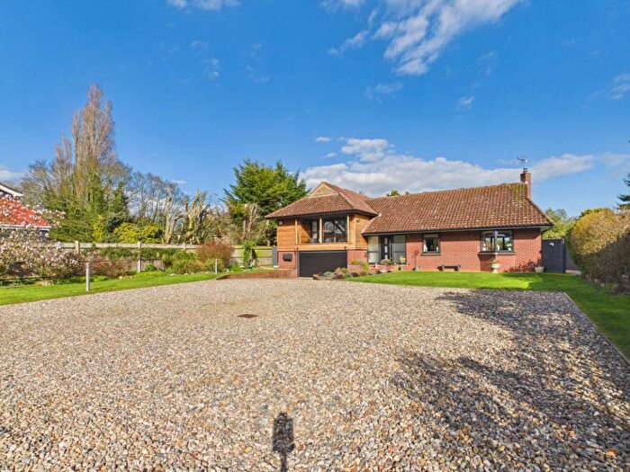 5 Bedroom Detached House For Sale In New Road, Fritton, NR31