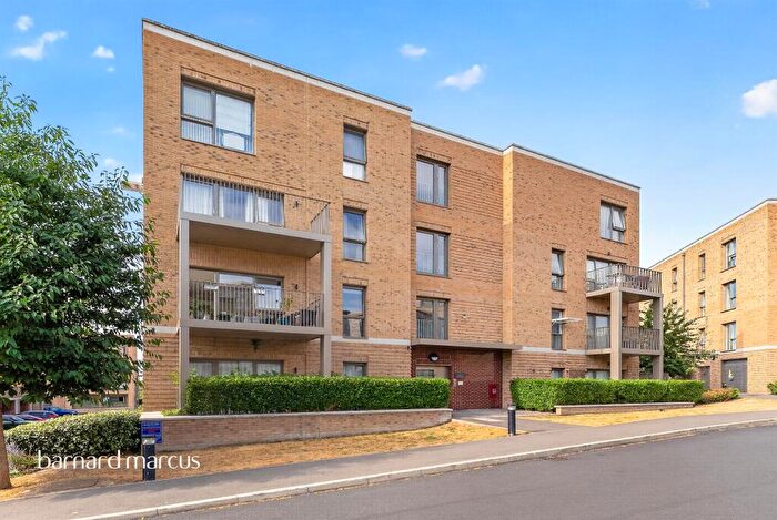 2 Bedroom Flat For Sale In Harewood Avenue, London, NW7