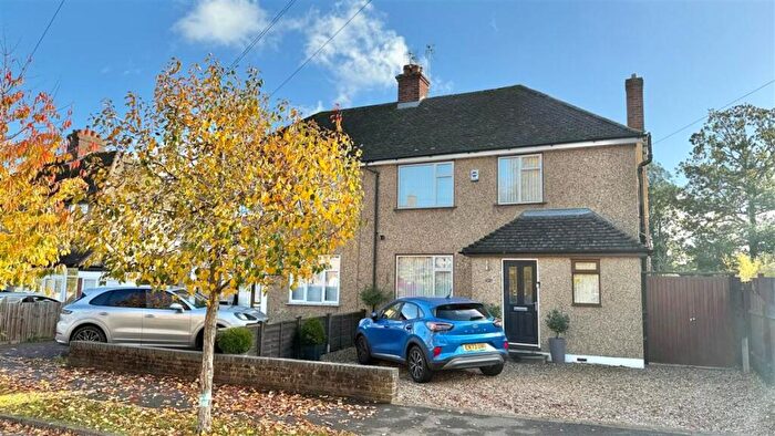 3 Bedroom Semi Detached House To Rent In Firwood Avenue, St. Albans, AL4