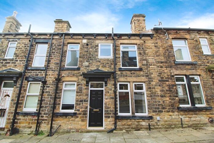 2 Bedroom Terraced House To Rent In Rosemont Grove, Bramley, LS13