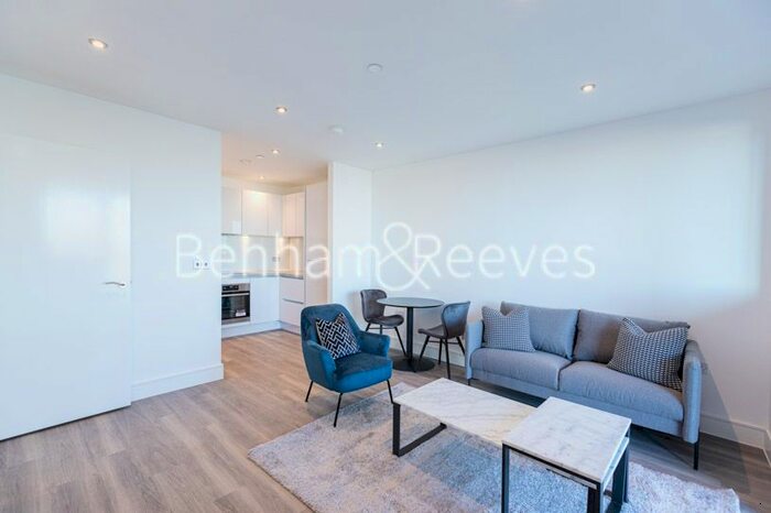 1 Bedroom Flat To Rent In Healum Avenue, Southall UB2