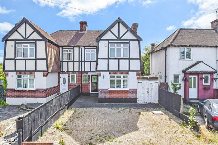 3 Bedroom Semi-Detached House For Sale In Chigwell Road, Woodford Green, Essex, IG8
