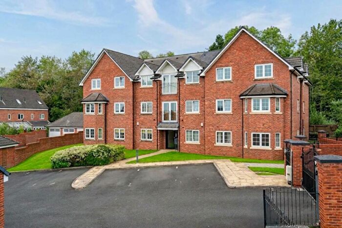2 Bedroom Flat For Sale In Colliers Grove, Atherton, | -Bed Apartment With En-Suite & Secure Gated Parking, M46