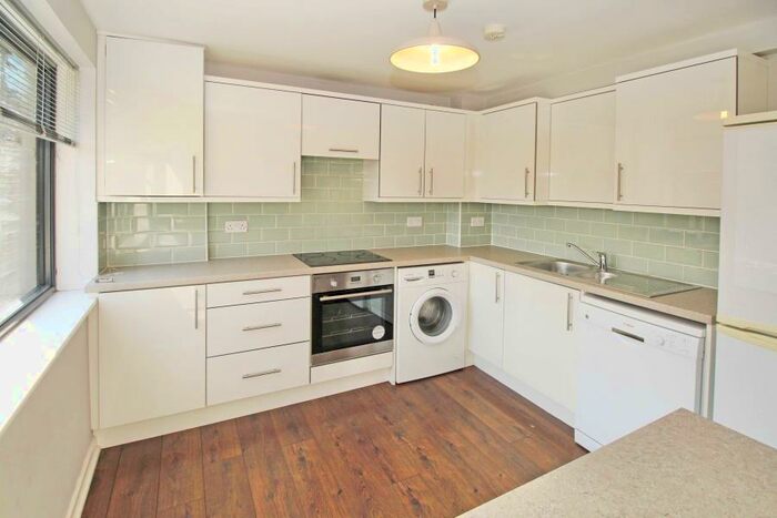 3 Bedroom Apartment To Rent In Hollies Park Court, The Hollies, Weetwood, Leeds, LS16