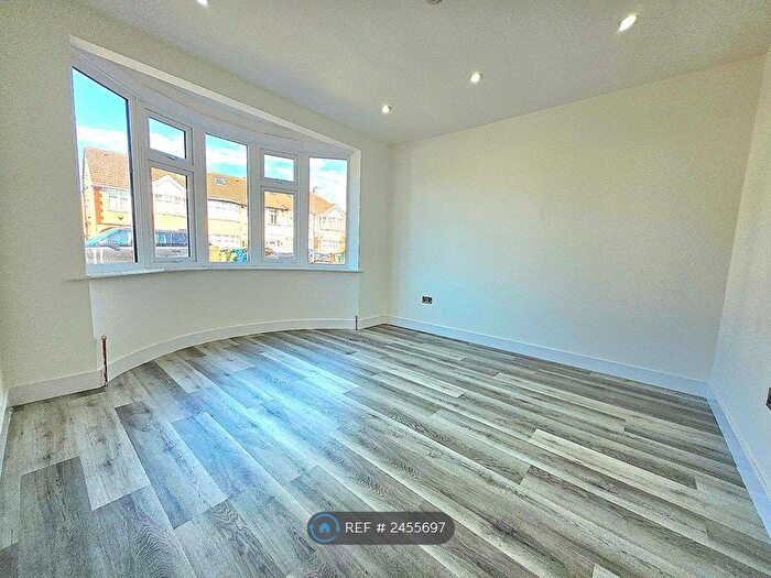 4 Bedroom End Of Terrace House To Rent In Arundel Drive, Harrow, HA2