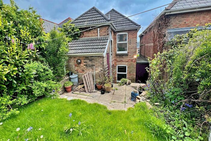 2 Bedroom Detached House To Rent In Parkstone, BH12