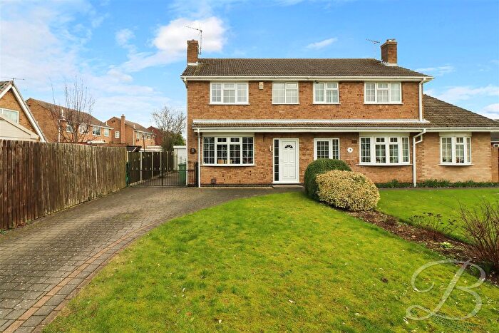 3 Bedroom Semi Detached House For Sale In Laburnum Close, Bolsover, Chesterfield, S44