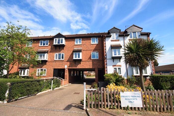 2 Bedroom Property To Rent In Carisbrooke Court, Eskdale Avenue, Northolt, UB5