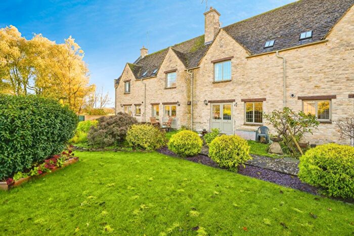 2 Bedroom Retirement Property For Sale In Shipton-Under-Wychwood, OX7