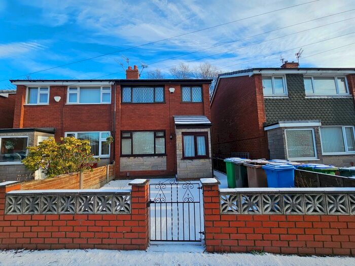 3 Bedroom Semi-Detached House To Rent In Coomassie Street, Heywood, OL10